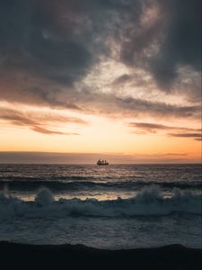 Preview wallpaper sea, waves, ship, sunset, horizon