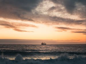 Preview wallpaper sea, waves, ship, sunset, horizon