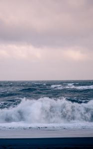 Preview wallpaper sea, waves, shore, splashes, nature, clouds