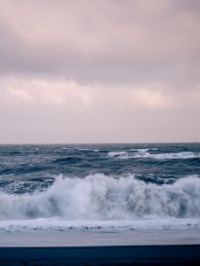 Preview wallpaper sea, waves, shore, splashes, nature, clouds