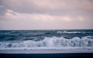 Preview wallpaper sea, waves, shore, splashes, nature, clouds