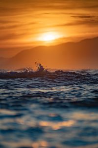 Preview wallpaper sea, waves, splash, hill, sun