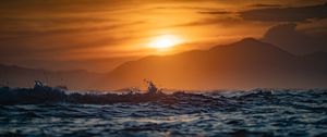 Preview wallpaper sea, waves, splash, hill, sun