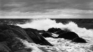 Preview wallpaper sea, waves, splashes, stones, black and white