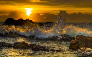 Preview wallpaper sea, waves, splashes, stones, sunset