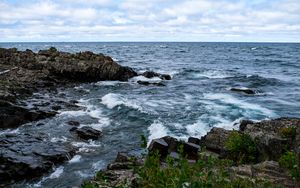 Preview wallpaper sea, waves, stones, rocks, landscape, horizon