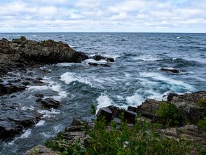 Preview wallpaper sea, waves, stones, rocks, landscape, horizon