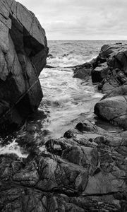 Preview wallpaper sea, waves, stones, rocks, black and white