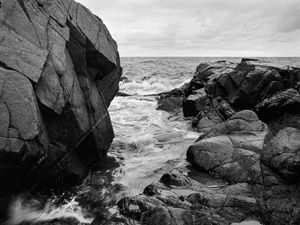 Preview wallpaper sea, waves, stones, rocks, black and white