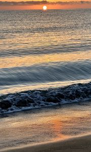 Preview wallpaper sea, waves, sunset, tide