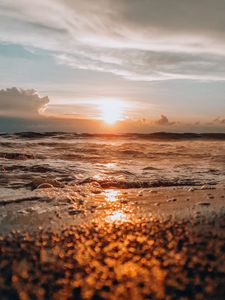 Preview wallpaper sea, waves, sunset, sun, summer