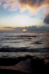 Preview wallpaper sea, waves, twilight