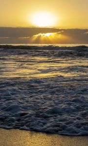 Preview wallpaper sea, waves, water, sun, rays, landscape