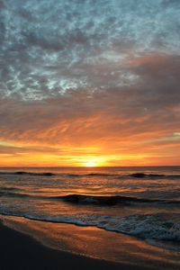 Preview wallpaper sea, waves, water, sun, sunset, landscape