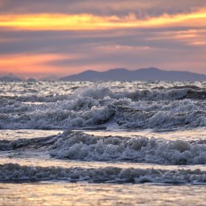 Preview wallpaper sea, waves, water, twilight, landscape