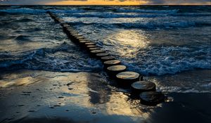 Preview wallpaper sea, waves, water, clouds, landscape, twilight
