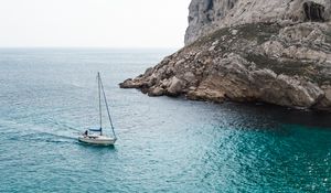 Preview wallpaper sea, yacht, rocks, water, stones