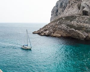 Preview wallpaper sea, yacht, rocks, water, stones