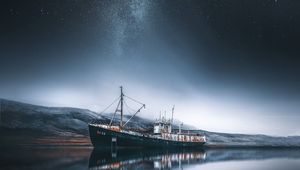 Preview wallpaper ship, bay, milky way, iceland