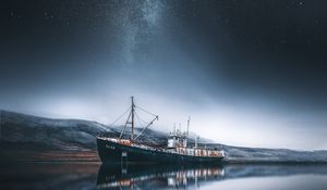 Preview wallpaper ship, bay, milky way, iceland