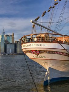 Preview wallpaper ship, city, buildings, water