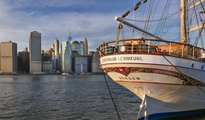 Preview wallpaper ship, city, buildings, water