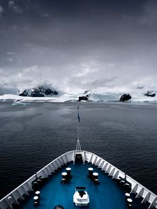 Preview wallpaper ship, glacier, mountain, snow, fog