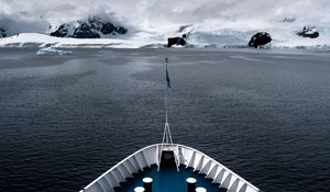 Preview wallpaper ship, glacier, mountain, snow, fog