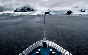 Preview wallpaper ship, glacier, mountain, snow, fog