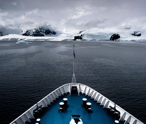 Preview wallpaper ship, glacier, mountain, snow, fog