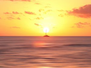 Preview wallpaper ship, horizon, dawn, sea
