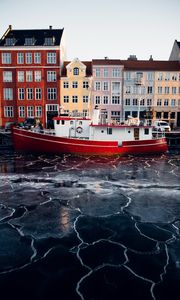 Preview wallpaper ship, ice, cranny, water, buildings