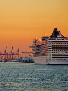 Preview wallpaper ship, liner, sea, port, sunset