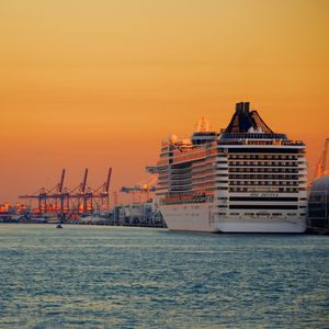 Preview wallpaper ship, liner, sea, port, sunset