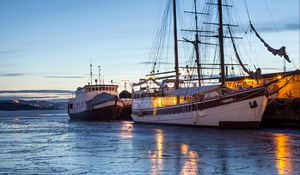 Preview wallpaper ship, masts, sea, pier