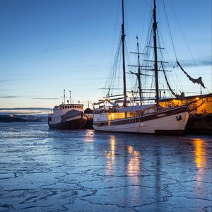 Preview wallpaper ship, masts, sea, pier