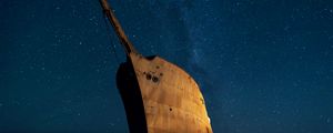 Preview wallpaper ship, old, starry sky