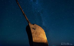 Preview wallpaper ship, old, starry sky