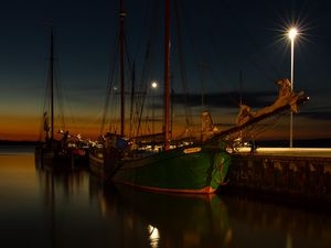 Preview wallpaper ship, pier, night, dark