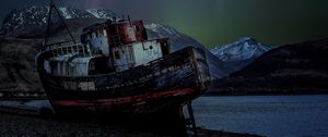 Preview wallpaper ship, rusty, northern lights