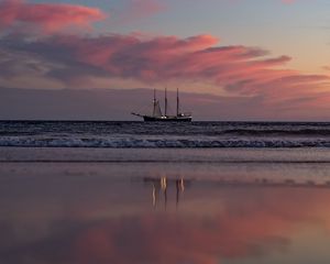 Preview wallpaper ship, sail, horizon, sunset