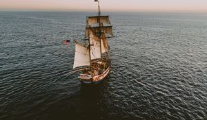 Preview wallpaper ship, sail, ocean