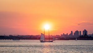 Preview wallpaper ship, sail, sea, sun, dark, sunrise