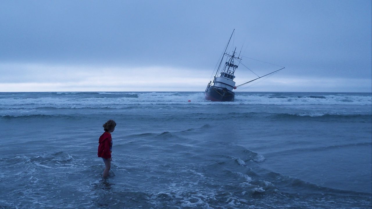 Wallpaper ship, sea, child, loneliness