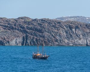 Preview wallpaper ship, sea, cliff