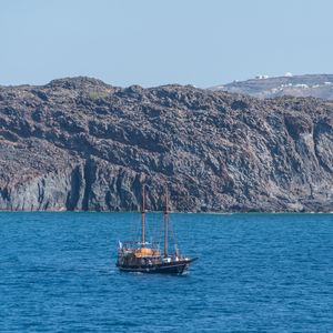 Preview wallpaper ship, sea, cliff