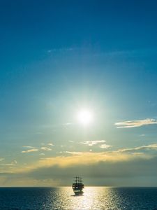 Preview wallpaper ship, sea, horizon, clouds