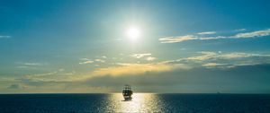 Preview wallpaper ship, sea, horizon, clouds