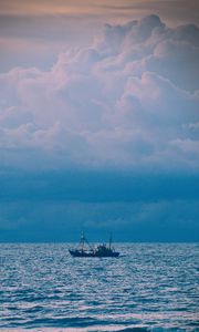 Preview wallpaper ship, sea, horizon, clouds