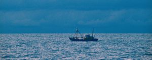 Preview wallpaper ship, sea, horizon, clouds